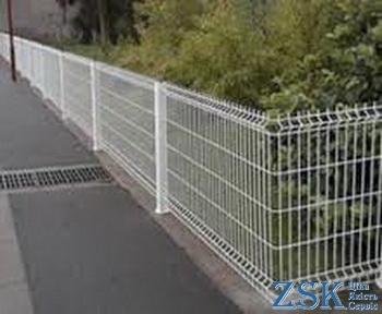 Забор из сетки белый