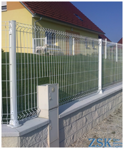 Weißer Gitterzaun