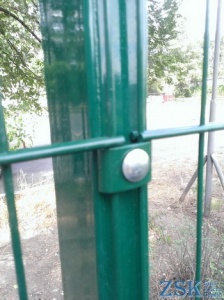 Столб с антивандальным креплением